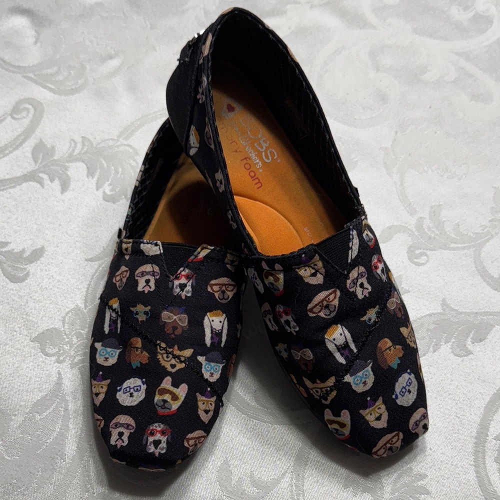 Bobs “made for dogs” by Skechers black casual slip on canvas shoes. Size 8